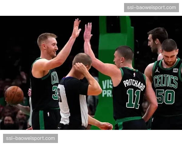 消息:凯尔特人加时121-119险胜雄鹿,塔图姆得到38分,利拉德错失绝平罚球。 消息:凯尔特人加时121-119险胜雄鹿,塔图姆得到38分,利拉德错失绝平罚球。