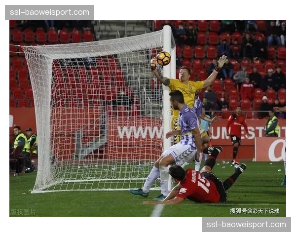 历史回顾:二十年前,凯泽斯劳滕神话在德甲上演 历史回顾:二十年前,凯泽斯劳滕神话在德甲上演