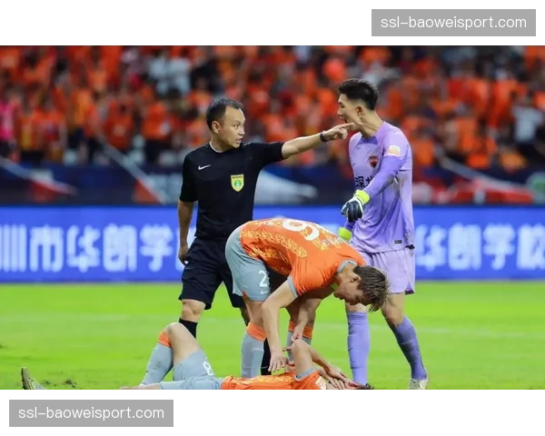 上海海港发布伤病报告,国脚后卫蒋光太恢复合练 上海海港发布伤病报告,国脚后卫蒋光太恢复合练